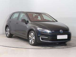 Volkswagen Golf 32 kWh, 37 Ah 100kW hatchback