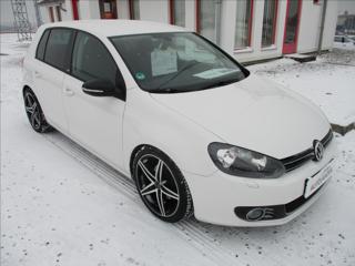 Volkswagen Golf 1,4 TSI, serviska, aut. klima, hatchback