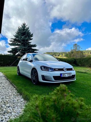 Volkswagen Golf VII Gti Performance 169kw hatchback