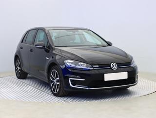 Volkswagen Golf 32 kWh - 37 Ah 100kW hatchback
