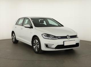 Volkswagen Golf 32 kWh - 37 Ah 100kW hatchback