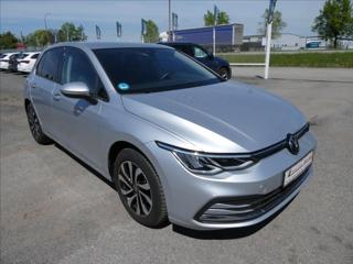 Volkswagen Golf 1,5 TSi 96kW Active, LED, NAVI hatchback