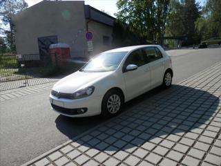 Volkswagen Golf 1,6 TDi DSG, Tažné, Nové ČR, DPH hatchback