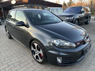 Volkswagen Golf GTI DSG hatchback