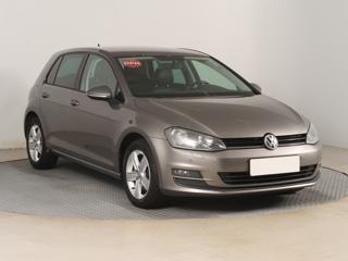 Volkswagen Golf 2.0 TDI 110kW hatchback