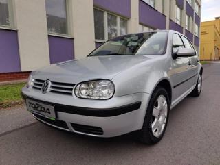 Volkswagen Golf 1,4i 16V / klima / 5-dveří / hatchback