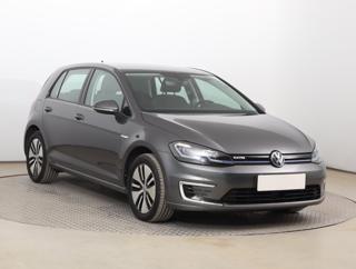 Volkswagen Golf 32 kWh - 37 Ah 100kW hatchback