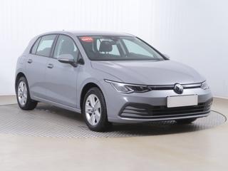 Volkswagen Golf 1.0 TSI 81kW hatchback