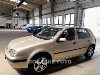 Volkswagen Golf 1.6i hatchback
