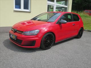 Volkswagen Golf 2,0  GTI hatchback
