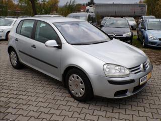 Volkswagen Golf 1,6 FSI  TAŽNÉ ZAŘÍZENÍ,TREND hatchback