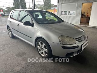 Volkswagen Golf 1.6i, ČR hatchback