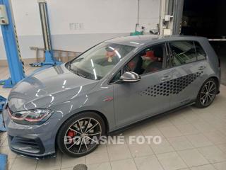 Volkswagen Golf 2.0 i hatchback