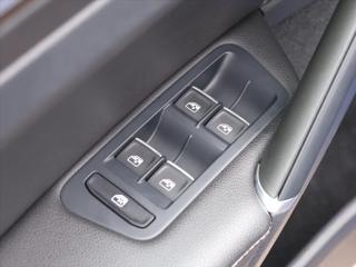 Volkswagen Golf 2,0 TSI 228kW 4M DSG Virtual R kombi - Foto 7