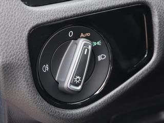 Volkswagen Golf 2,0 TSI 228kW 4M DSG Virtual R kombi - Foto 8