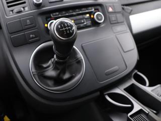 Volkswagen Multivan 2,0 TDI 103kW Highline Tažné kombi - Foto 33
