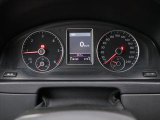 Volkswagen Multivan 2,0 TDI 103kW Highline Tažné kombi - Foto 17