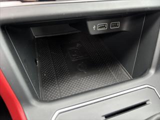 Volkswagen Polo 2,0 TSi 147kW MANUÁL GTI Beats hatchback - Foto 32