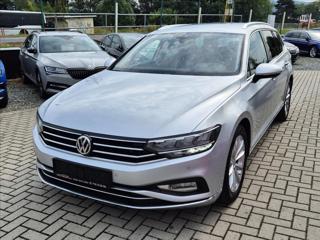 Volkswagen Passat 2,0 TDi DSG ELEGANCE *VIRTUAL*KAMERA* kombi