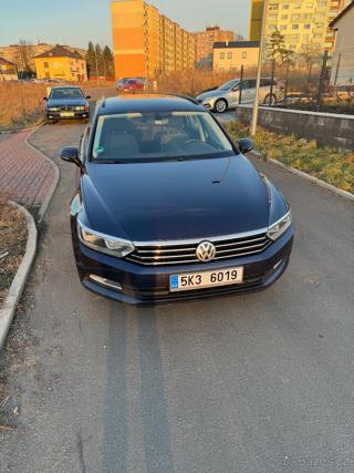 Volkswagen Passat 1,6 TDI BMT Comfortline R-line Variant  TDi Comfortline Variant kombi