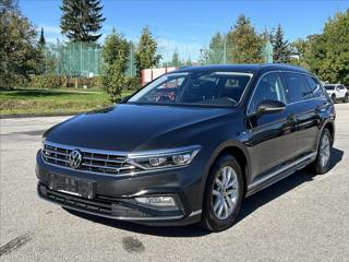 Volkswagen Passat 2,0 TDi110kW,R Line,Matrix,DPH kombi