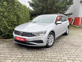 Volkswagen Passat 2,0 TDi DSG / VÝHŘEV / TAŽNÉ kombi