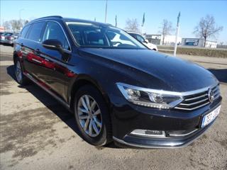 Volkswagen Passat 2,0 TDI 140kW DSG Comfort,serviska kombi