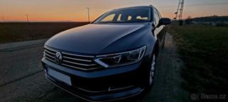 Volkswagen Passat 2,0   TDi DSG Highline kombi