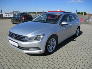 Volkswagen Passat 2,0 TDi 110kw Highline DSG GPS Radar kombi