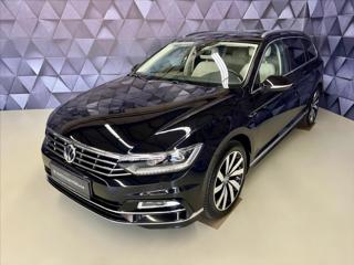 Volkswagen Passat 2,0 TDI DSG R-LINE, ACC, KEYLESS, CARPLAY kombi