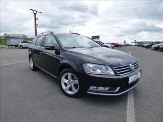 Volkswagen Passat 2,0 TDI,Bi-Xenon,Navigace,4x4,serviska  Comfortline kombi