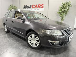 Volkswagen Passat 2,0   i BI-XENON VÝHŘEV TEMPOMAT kombi