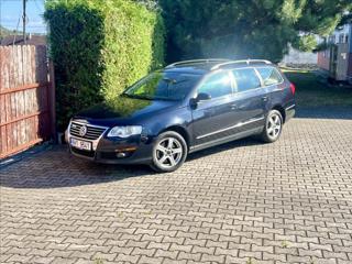 Volkswagen Passat 1,9 TDi / VÝHŘEV / KLIMA kombi