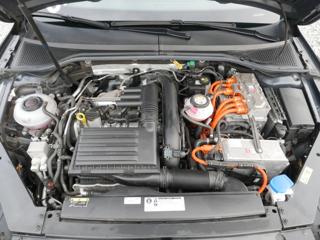 Volkswagen Passat 1,4 TSI GTE REZERVACE kombi - Foto 6