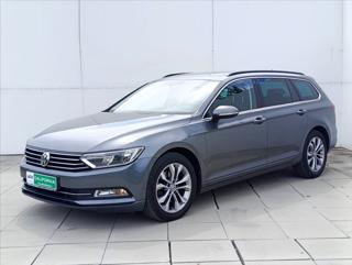 Volkswagen Passat 1,6 TDi Aut.klima Navi Kamera kombi