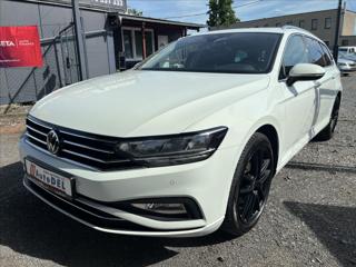 Volkswagen Passat 2,0 TDi DSG DPH  Webasto,Kamera kombi