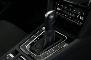 Volkswagen Passat 2.0TDI 110kW DSG ACC Pano Tažn kombi - Foto 17