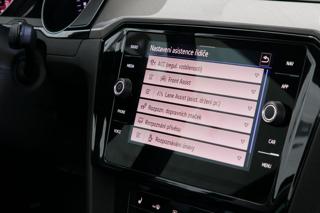 Volkswagen Passat 2.0TDI 110kW DSG ACC Pano Tažn kombi - Foto 22