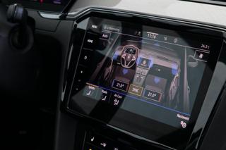 Volkswagen Passat 2.0TDI 110kW Manuál HUD Panora kombi - Foto 25