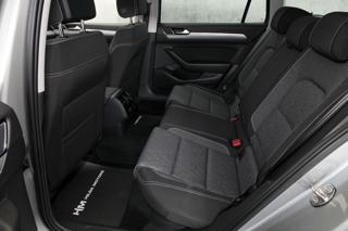 Volkswagen Passat 2.0TDI 110kW DSG IQ ACC Tažné kombi - Foto 9