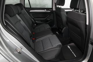 Volkswagen Passat 2.0TDI 110kW DSG IQ ACC Tažné kombi - Foto 10