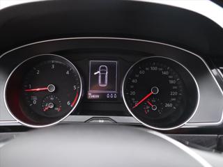 Volkswagen Passat 2,0 TDI 110kW Comfortline Navi kombi - Foto 16