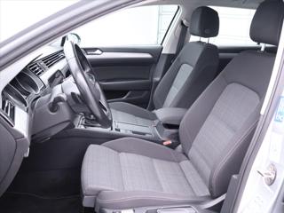 Volkswagen Passat 2,0 TDI 110kW DSG 1.Maj. DPH kombi - Foto 10