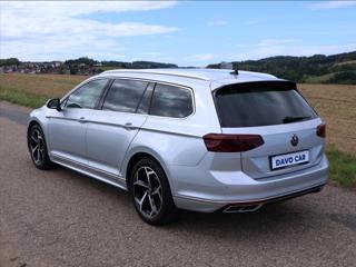 Volkswagen Passat 2,0 TDI DSG R-line Matrix kombi - Foto 20