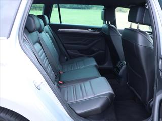 Volkswagen Passat 2,0 TDI DSG R-line Matrix kombi - Foto 7