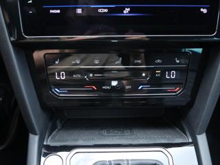 Volkswagen Passat 2,0 TDI DSG R-line Matrix kombi - Foto 14