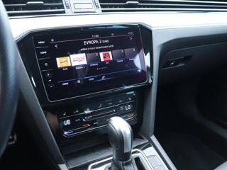 Volkswagen Passat 2,0 TDI DSG R-line Matrix kombi - Foto 12