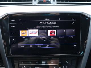Volkswagen Passat 2,0 TDI DSG R-line Matrix kombi - Foto 13
