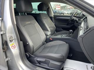 Volkswagen Passat 2.0 TDi DSG 4Motion*IQ-Light ACC*Navi*Tažné*Servisní historie! Po servise! Facelift kombi - Foto 30
