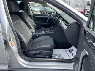 Volkswagen Passat 2.0 TDi DSG 4Motion*IQ-Light ACC*Navi*Tažné*Servisní historie! Po servise! Facelift kombi - Foto 29
